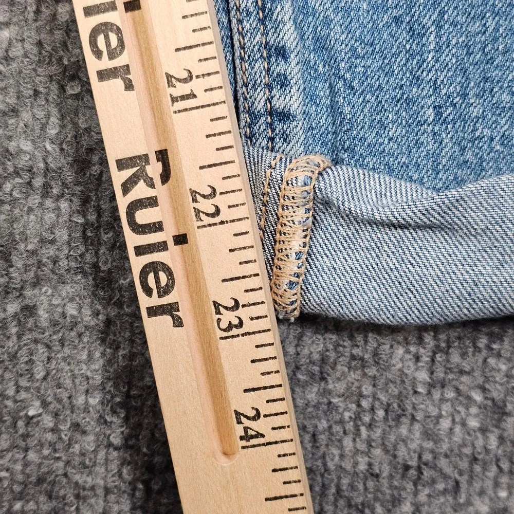 American Eagle Strigid Mom Jeans Womens 6 Short Distressed Ripped Crop Denim